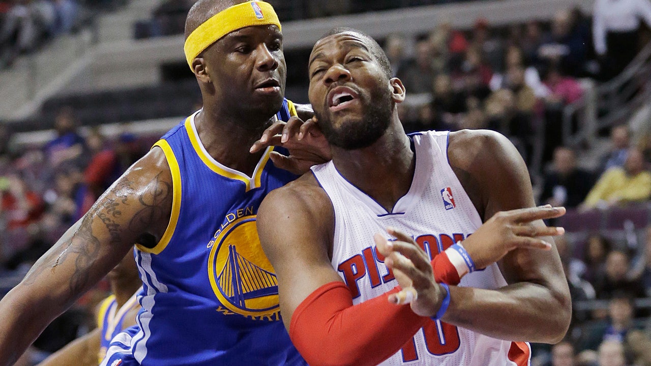 Warriors clamp down on Pistons